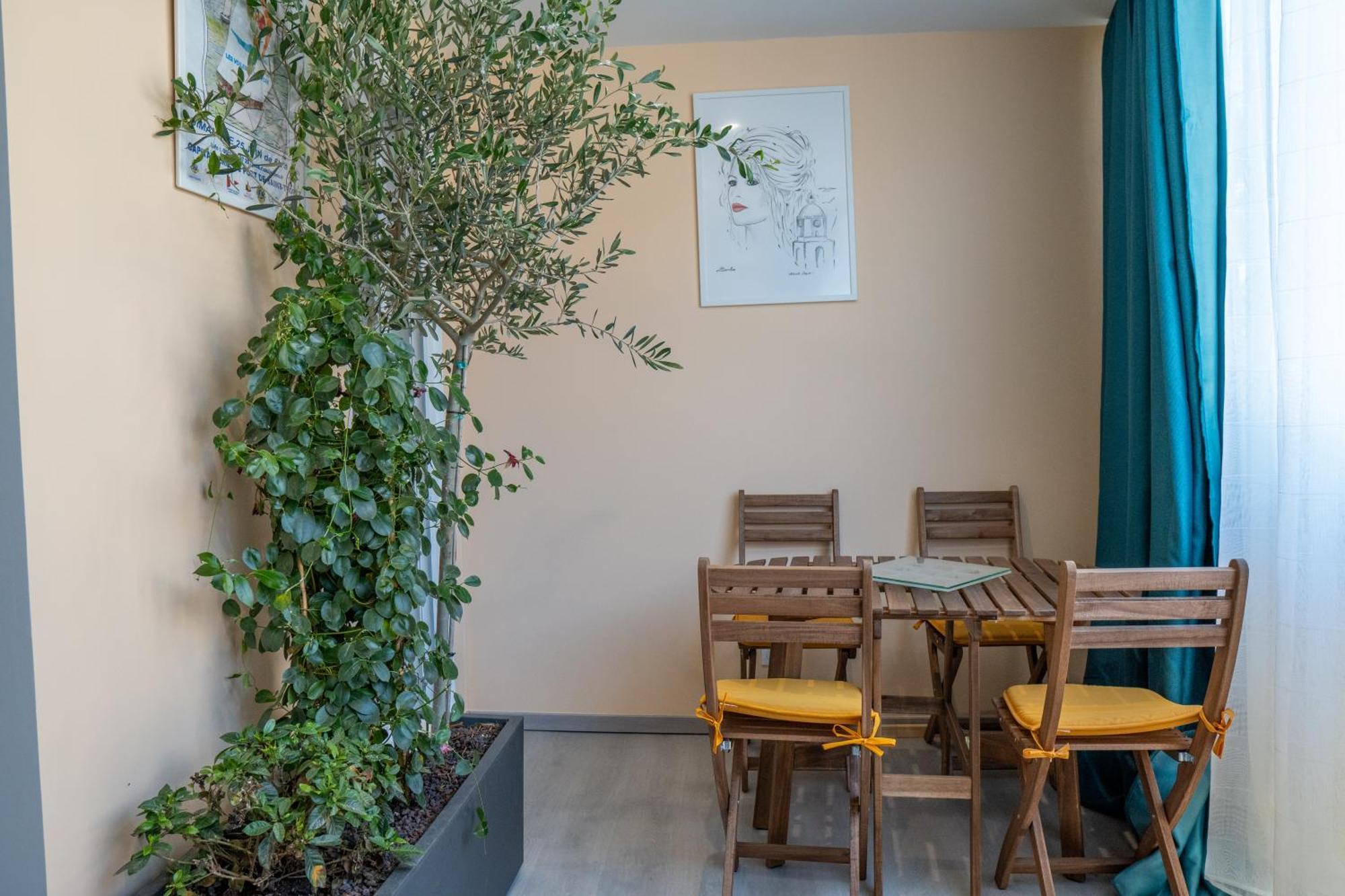 T2! 3 Ou 4 Personnes Centre Ville Neuf Avec Garage Sanary-sur-Mer Exterior foto